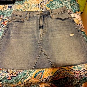 NWT gap high rise mini skirt 10 light wash